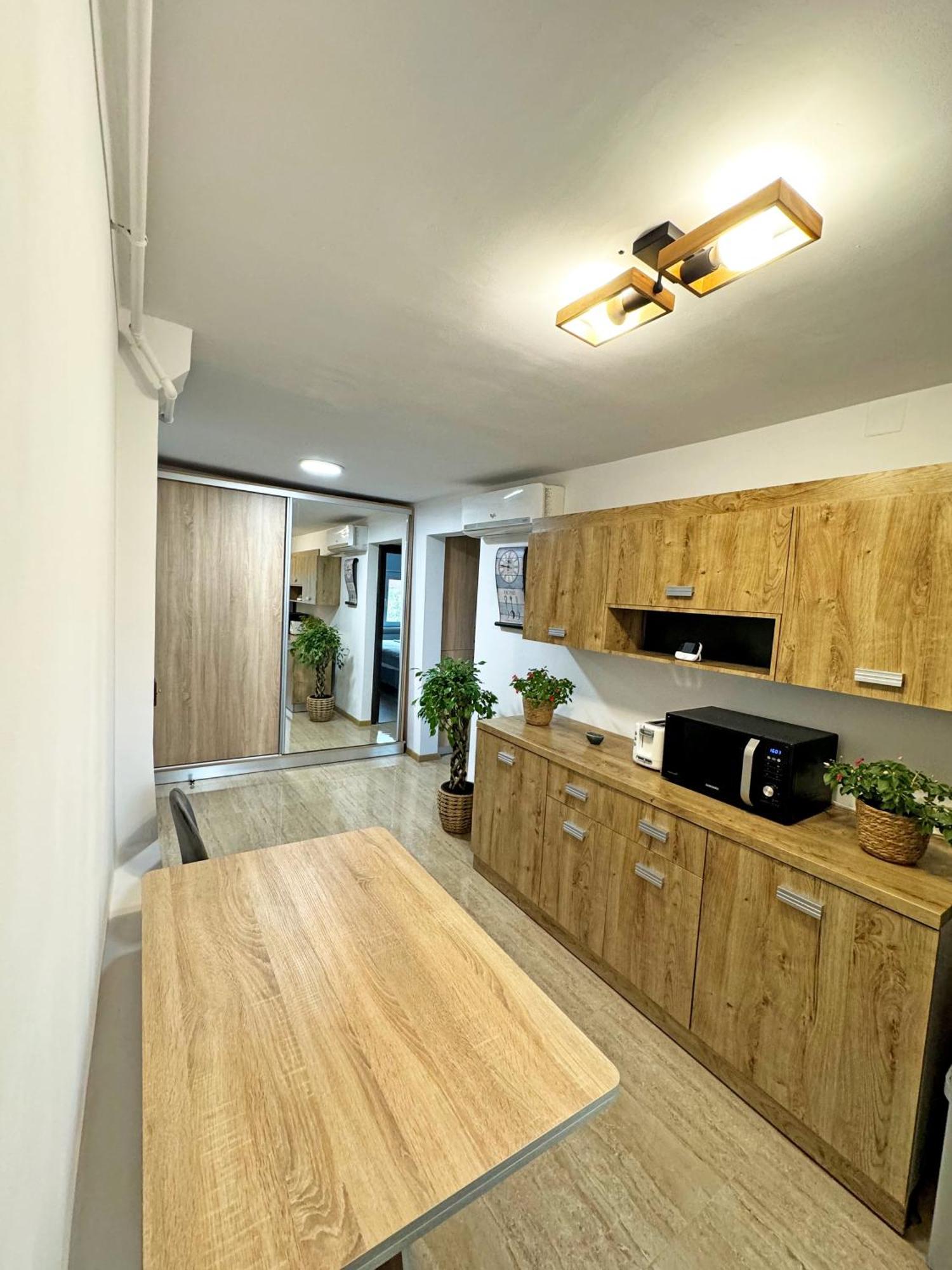 Ultracentral Apartment Târgu Jiu Exteriör bild
